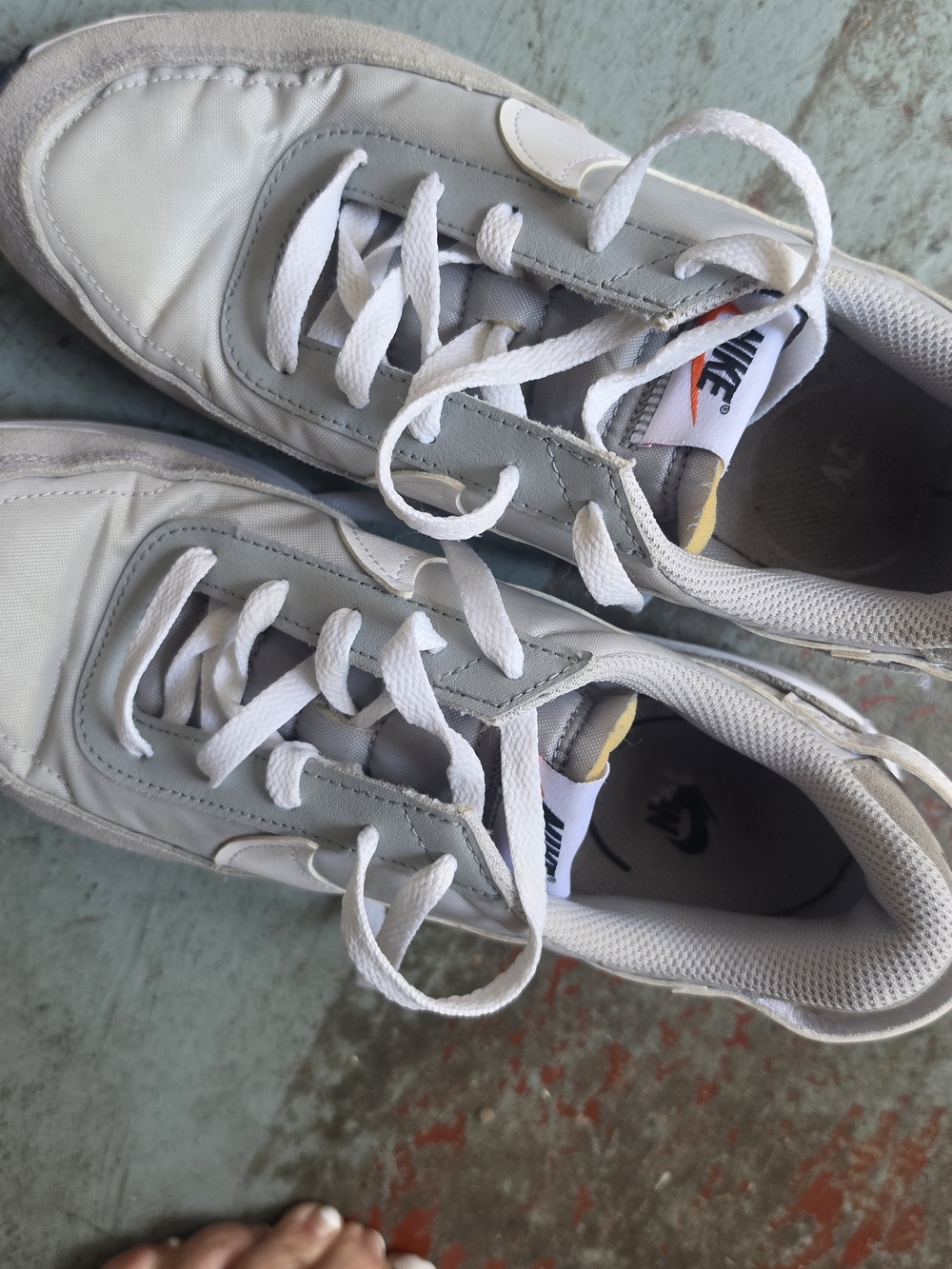 Nike  waffle White/Gray Low-Top Sneakers women 8.5